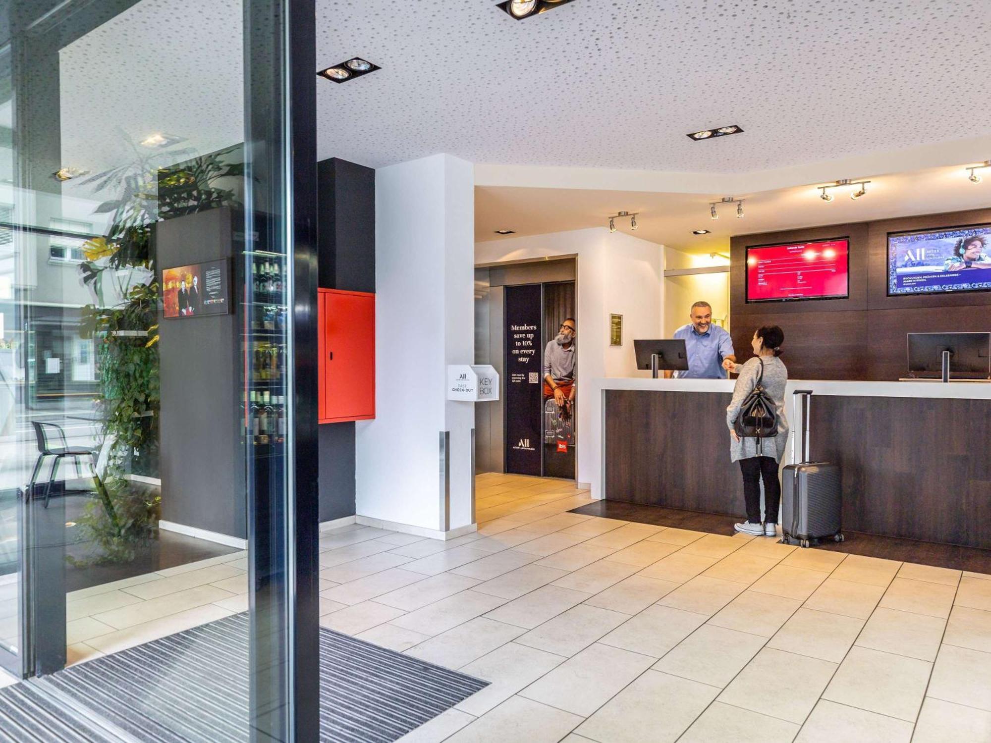 Ibis Basel Bahnhof Hotel Exterior photo