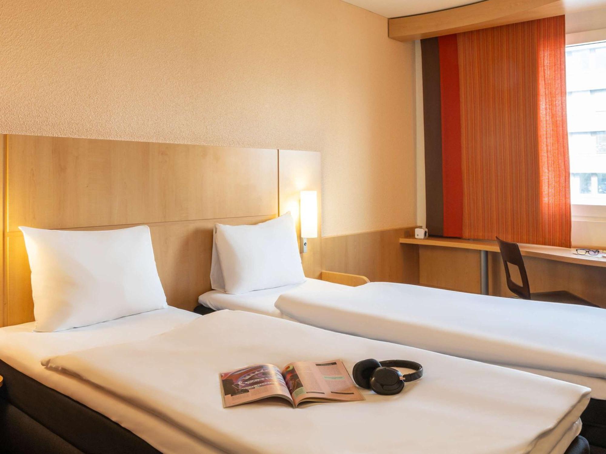 Ibis Basel Bahnhof Hotel Exterior photo