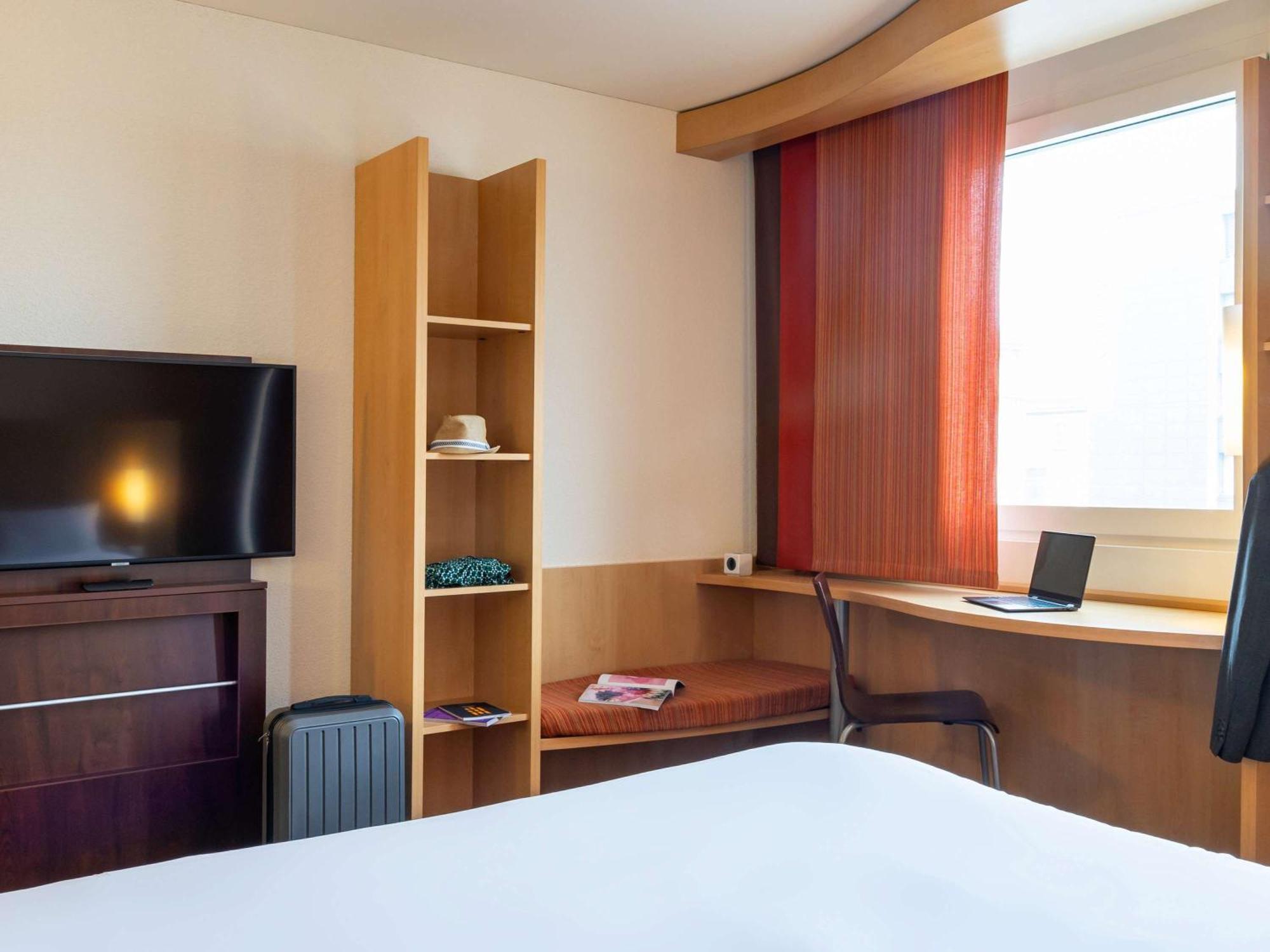 Ibis Basel Bahnhof Hotel Exterior photo