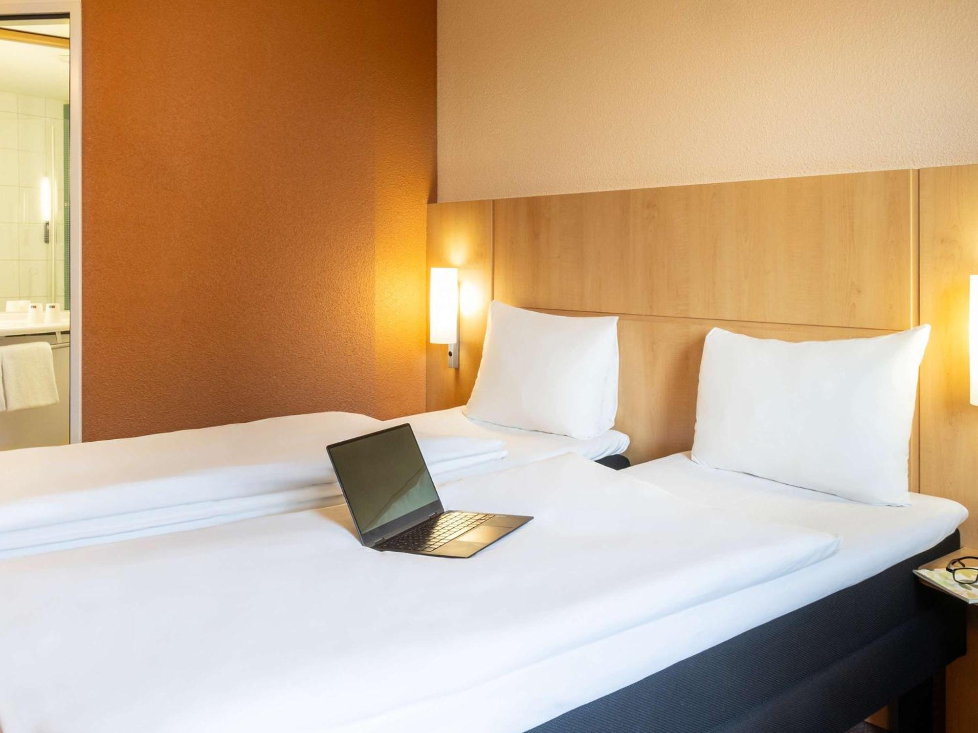 Ibis Basel Bahnhof Hotel Exterior photo