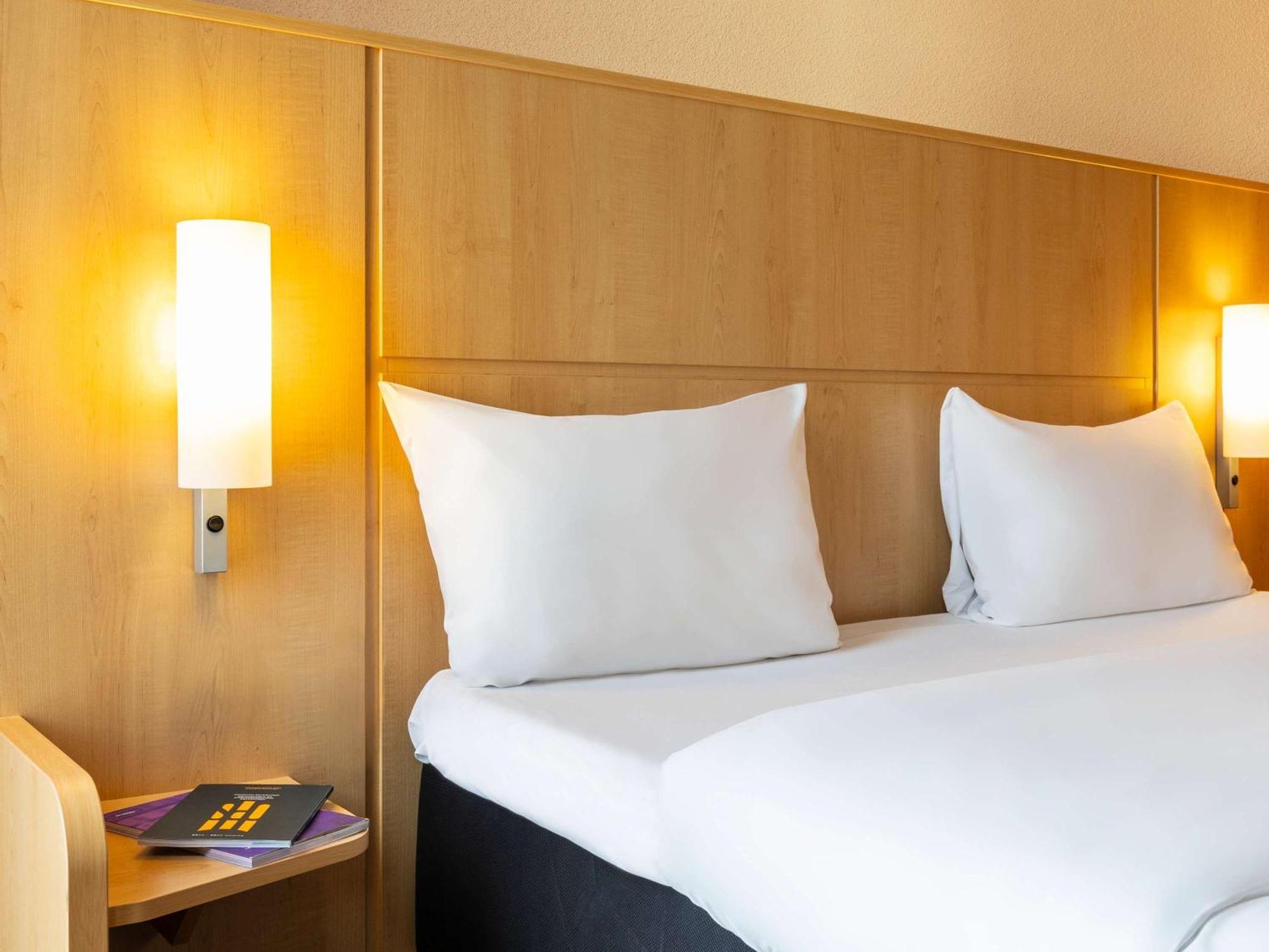 Ibis Basel Bahnhof Hotel Exterior photo