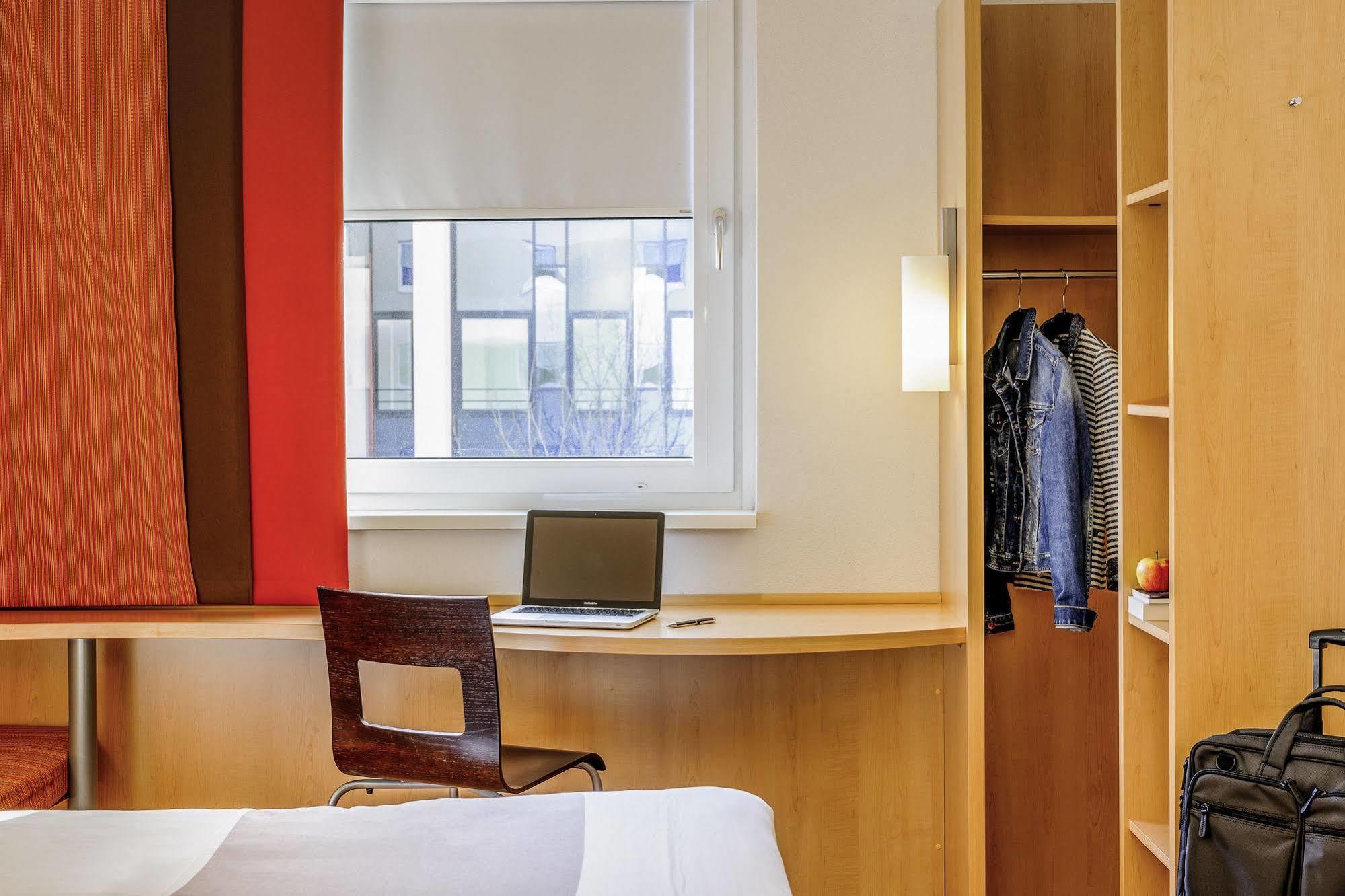 Ibis Basel Bahnhof Hotel Exterior photo