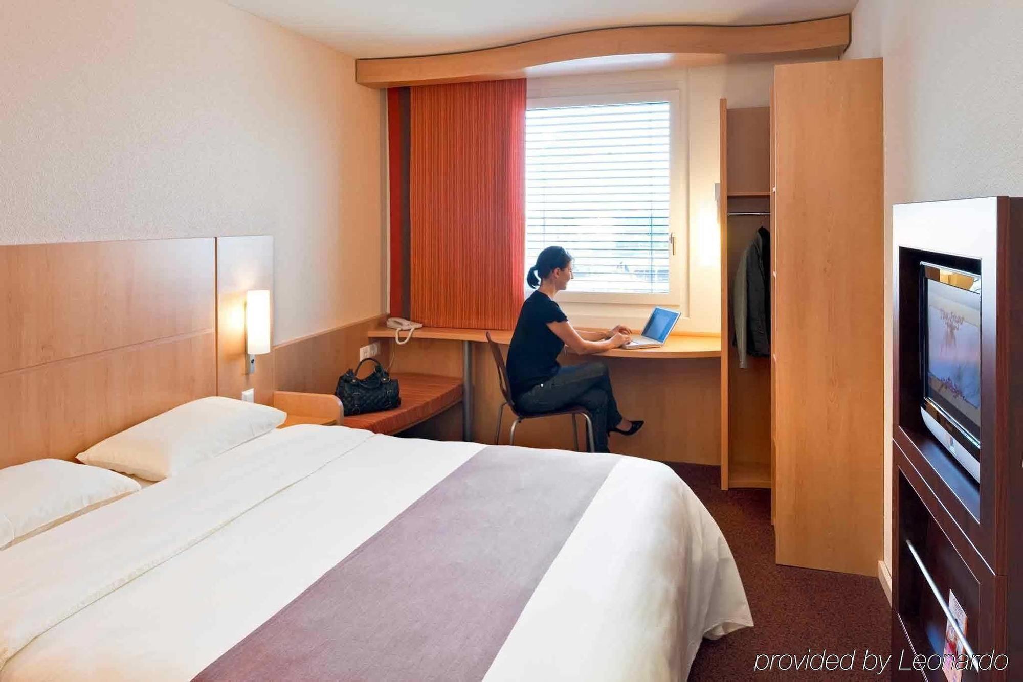 Ibis Basel Bahnhof Hotel Exterior photo
